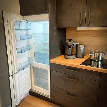 97, Balkon, Parkplatz, Kueche, Tv, Waschmaschine Διαμέρισμα