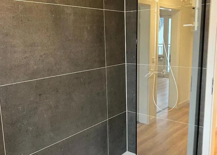 97, Balkon, Parkplatz, Kueche, Tv, Waschmaschine *