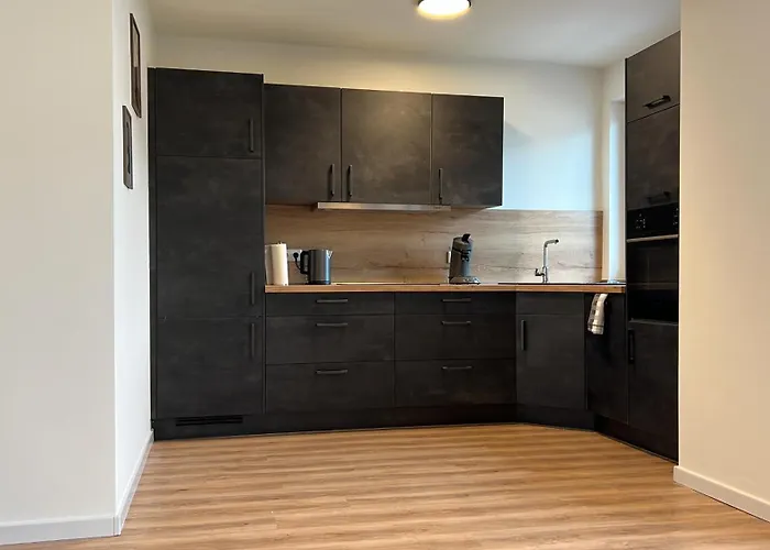 97, Balkon, Parkplatz, Kueche, Tv, Waschmaschine Appartement