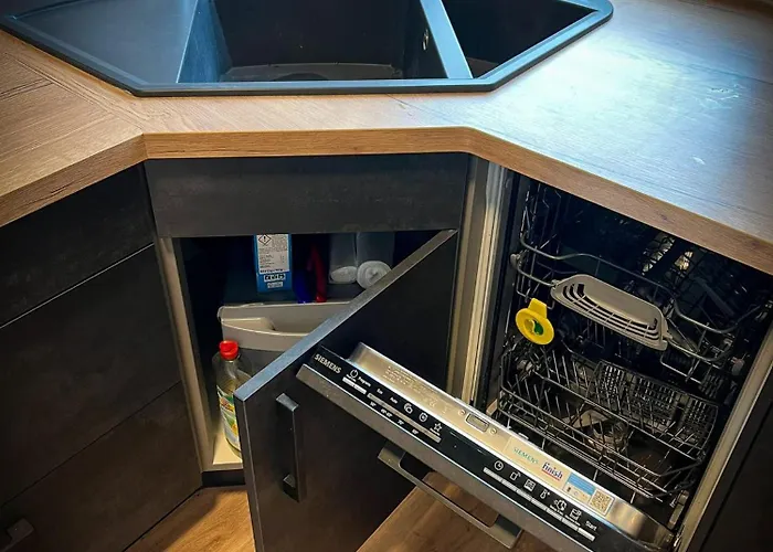 97, Balkon, Parkplatz, Kueche, Tv, Waschmaschine *